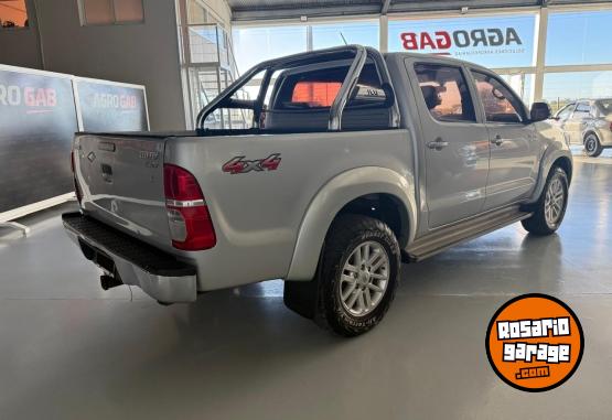 Camionetas - Toyota Hilux SRV 2014 Diesel 230000Km - En Venta