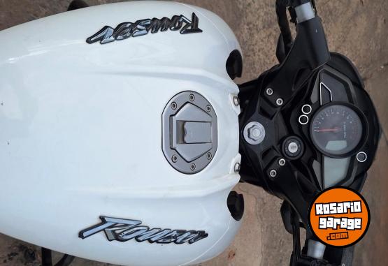 Motos - Bajaj Rouser NS 160cc 2024 Nafta 1600Km - En Venta