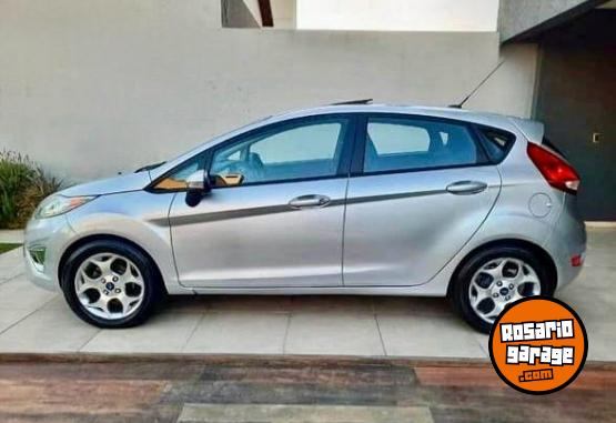 Autos - Ford Fiesta Kinetic Titanium 2013 GNC  - En Venta