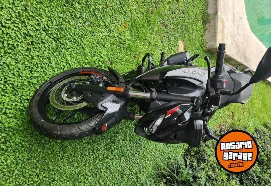 Motos - Bajaj Rouser n250 2023 Nafta 4000Km - En Venta