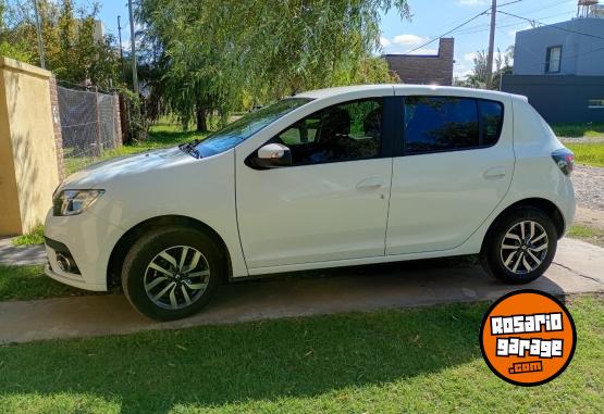 Autos - Renault Sandero intens 2023 GNC 38000Km - En Venta