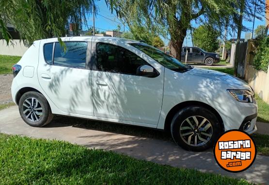 Autos - Renault Sandero intens 2023 GNC 38000Km - En Venta