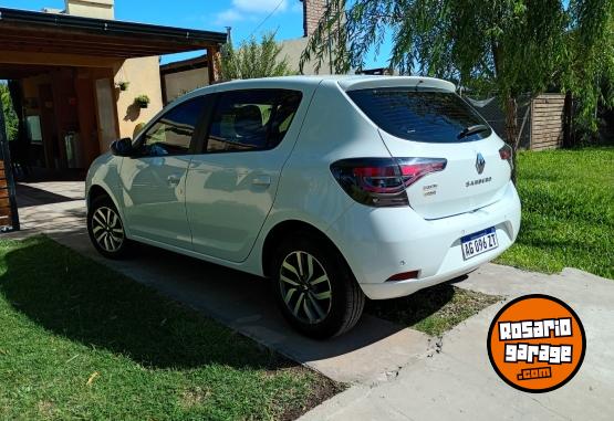 Autos - Renault Sandero intens 2023 GNC 38000Km - En Venta