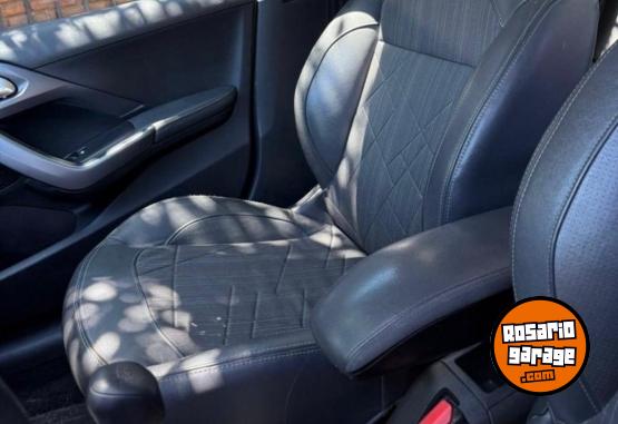 Autos - Peugeot 208 felline techo panoram 2015 Nafta 100000Km - En Venta