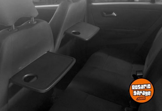 Autos - Volkswagen Sur�n Higline 2011 GNC 180000Km - En Venta