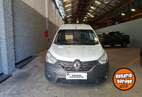 Utilitarios - Renault Kangoo confort sce 1.6 2020 Nafta 92000Km - En Venta