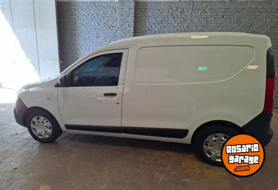 Utilitarios - Renault Kangoo confort sce 1.6 2020 Nafta 92000Km - En Venta