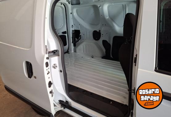 Utilitarios - Renault Kangoo confort sce 1.6 2020 Nafta 92000Km - En Venta