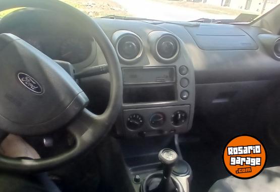 Autos - Ford Fiesta 2006 GNC 218000Km - En Venta