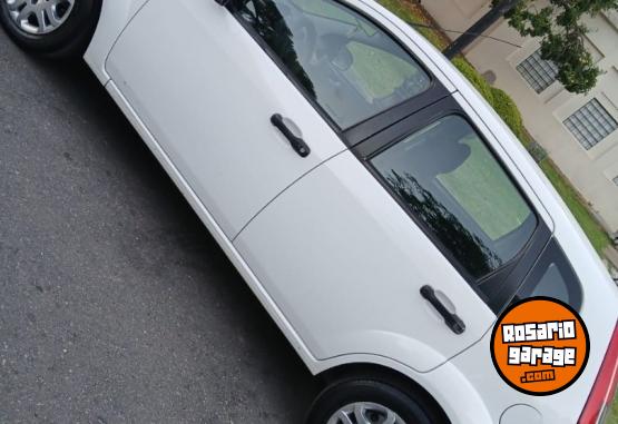 Autos - Ford Fiesta impecable gnc 2011 GNC 110000Km - En Venta