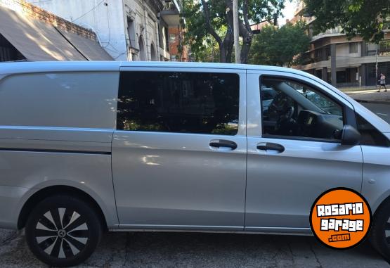 Utilitarios - Mercedes Benz vito mixta plus 2023 Diesel 27000Km - En Venta