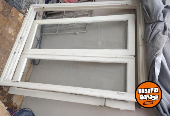 Hogar - Ventana usada en muy buen estado con vidrios y 3 trabas. - En Venta