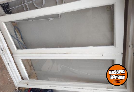 Hogar - Ventana usada en muy buen estado con vidrios y 3 trabas. - En Venta