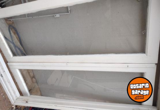 Hogar - Ventana usada en muy buen estado con vidrios y 3 trabas. - En Venta