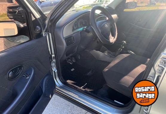 Autos - Fiat Siena 2010 GNC 180000Km - En Venta