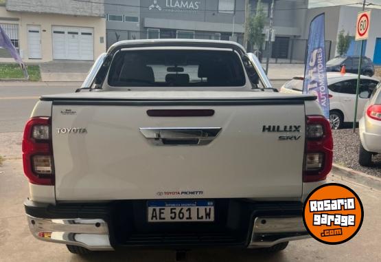 Camionetas - Toyota Hilux SRV 2021 Diesel 94000Km - En Venta