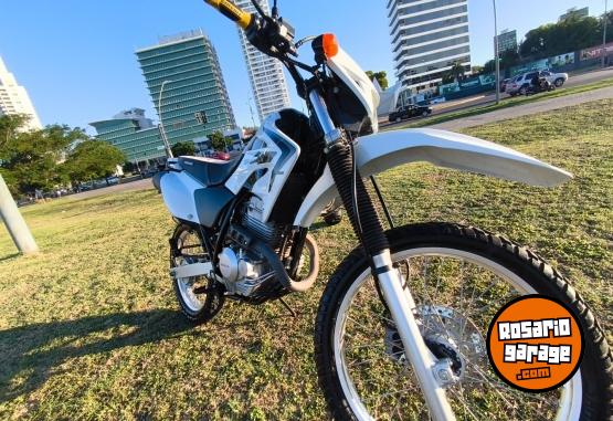 Motos - Honda Xr 2017 Nafta 11000Km - En Venta