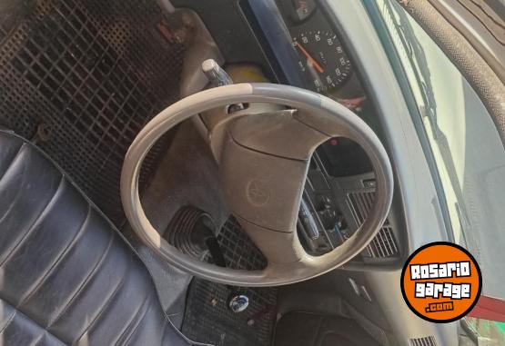 Camionetas - Toyota Hilux 2.8 2001 Diesel 354000Km - En Venta