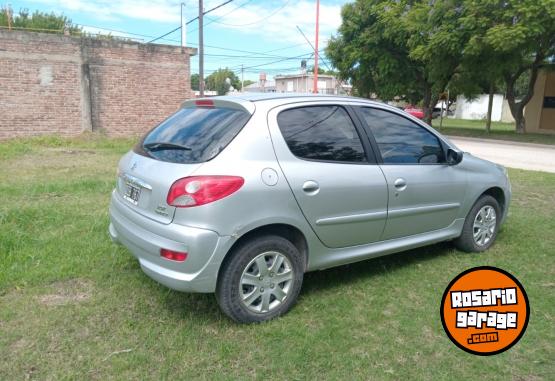Autos - Peugeot 207 2014 Nafta 49000Km - En Venta