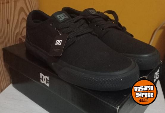 Indumentaria - LIQUIDO ZAPAT DC NUEVAS Y VARIOS - En Venta