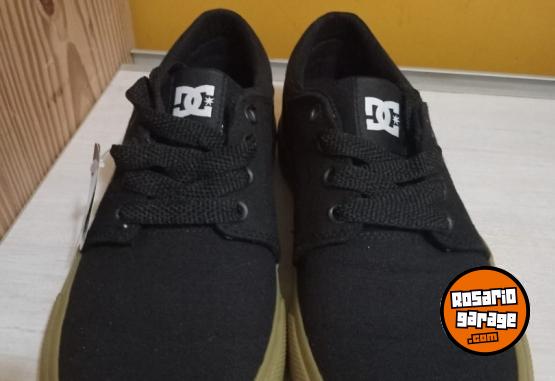 Indumentaria - ZAPATILLAS DC 38/39 NUEVAS UNISEX - En Venta