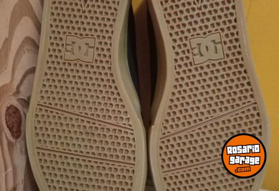 Indumentaria - ZAPATILLAS DC 38/39 NUEVAS UNISEX - En Venta