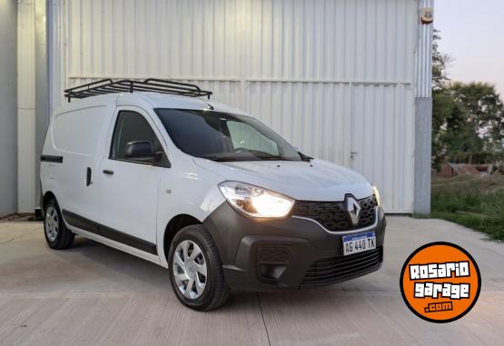 Utilitarios - Renault Kangoo 2024 Nafta 95000Km - En Venta