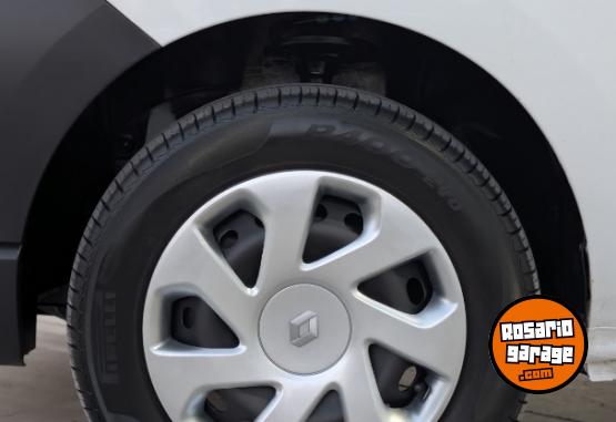 Utilitarios - Renault Kangoo 2024 Nafta 95000Km - En Venta