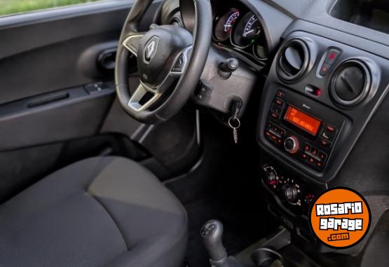 Utilitarios - Renault Kangoo 2024 Nafta 95000Km - En Venta