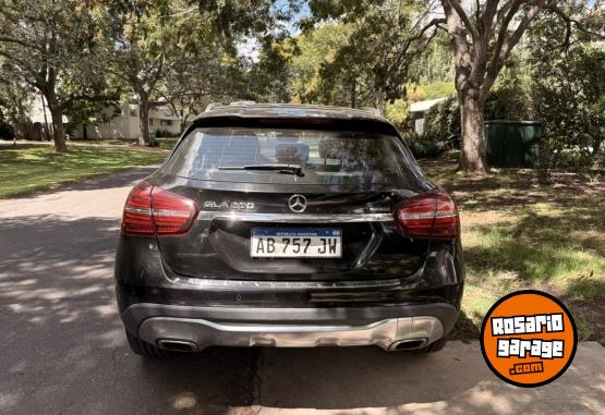 Autos - Mercedes Benz GLA 200 2017 Nafta 136000Km - En Venta