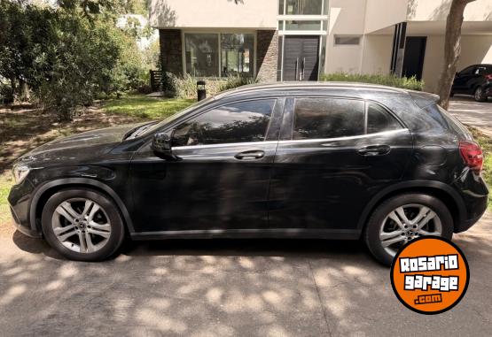 Autos - Mercedes Benz GLA 200 2017 Nafta 136000Km - En Venta