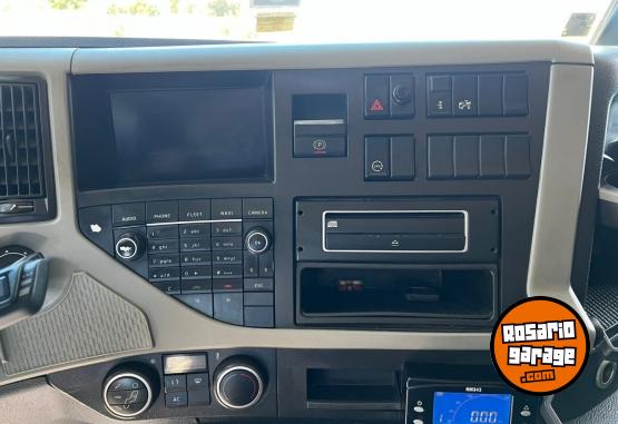 Camiones y Grúas - VOLVO FM 11-370 R 4X2 - En Venta