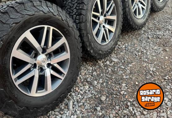 Accesorios para Autos - Ruedas armadas Toyota R18 - En Venta