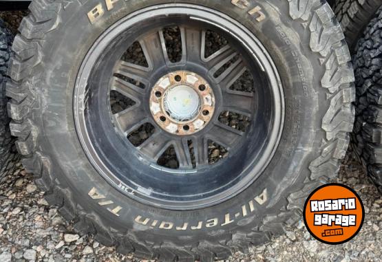 Accesorios para Autos - Ruedas armadas Toyota R18 - En Venta