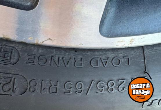 Accesorios para Autos - Ruedas armadas Toyota R18 - En Venta