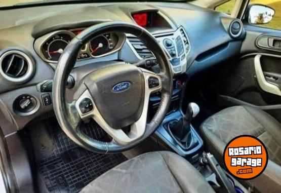 Autos - Ford Fiesta Kinetic Titanium 2013 GNC  - En Venta