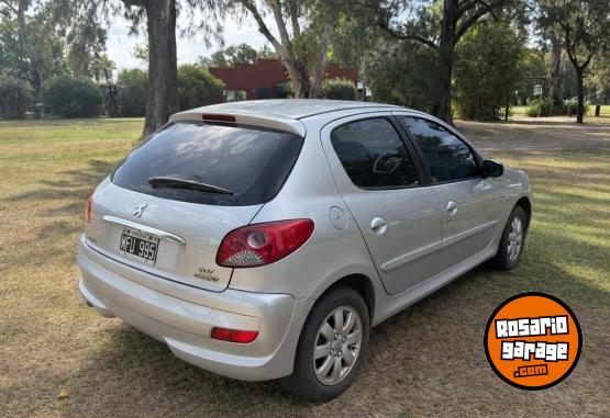 Autos - Peugeot 207 2013 Nafta 125000Km - En Venta