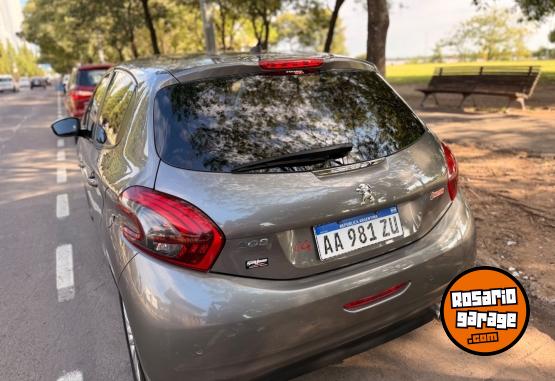 Autos - Peugeot 208 tiptronic allure nav 2017 Nafta 75500Km - En Venta