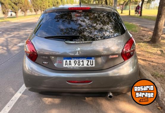 Autos - Peugeot 208 tiptronic allure nav 2017 Nafta 75500Km - En Venta