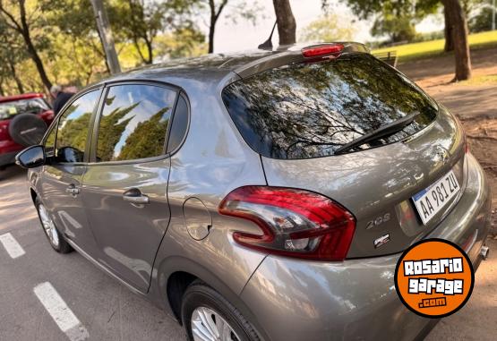 Autos - Peugeot 208 tiptronic allure nav 2017 Nafta 75500Km - En Venta
