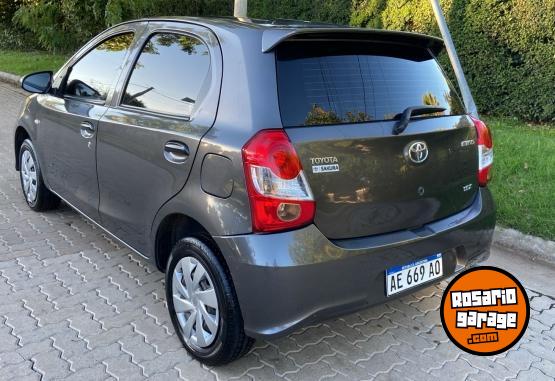 Autos - Toyota Etios 2021 GNC 99000Km - En Venta