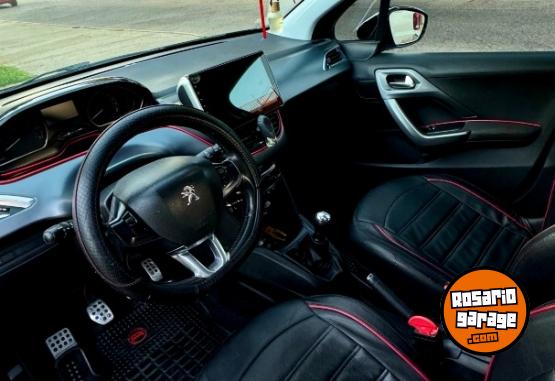 Autos - Peugeot 208 Feline 2013 Nafta 130000Km - En Venta