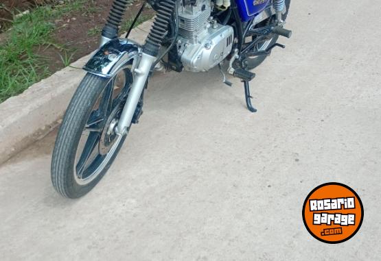 Motos - Suzuki Gn125 2011 Nafta 9700Km - En Venta