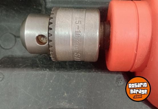 Herramientas - Líquido herramientas en maletín nuevas poco uso taladros black Decker y DAIHATSU - En Venta