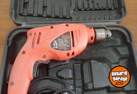 Herramientas - Líquido herramientas en maletín nuevas poco uso taladros black Decker y DAIHATSU - En Venta
