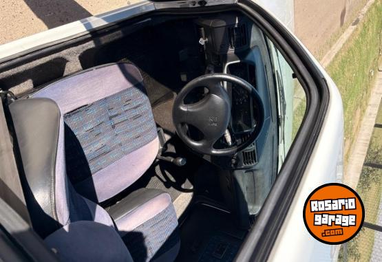 Autos - Peugeot 205 1998 Nafta 228000Km - En Venta