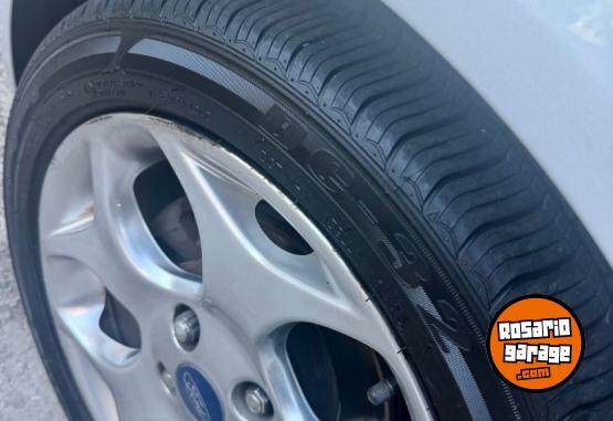 Autos - Ford Fiesta Titanium 1.6 2013 Nafta 130000Km - En Venta