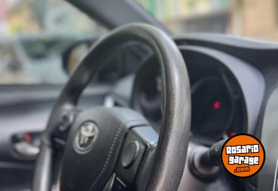 Autos - Toyota Yaris XS 2020 Nafta 80000Km - En Venta