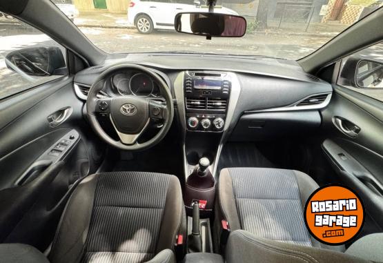 Autos - Toyota Yaris XS 2020 Nafta 80000Km - En Venta