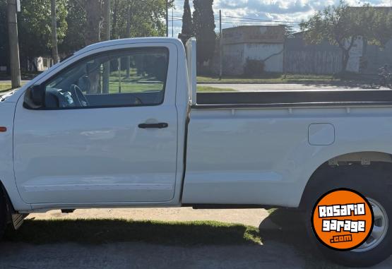 Camionetas - Toyota Hilux DX 2014 Diesel 257000Km - En Venta